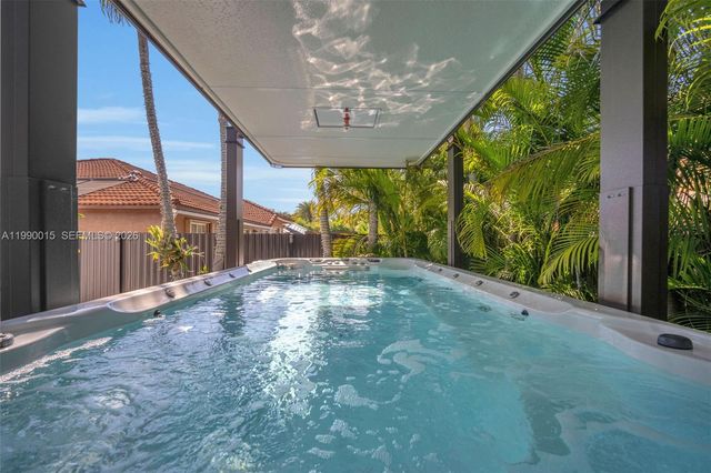 15965 SW 98th St, Miami, FL 33196