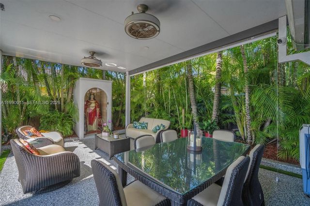 15965 SW 98th St, Miami, FL 33196