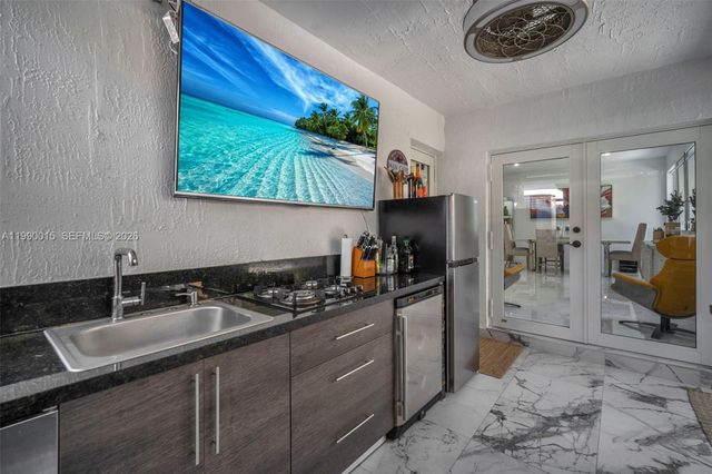 15965 SW 98th St, Miami, FL 33196