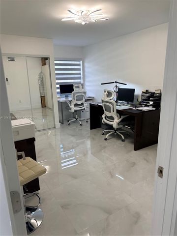 601 SW 113th Way 601, Pembroke Pines, FL 33025
