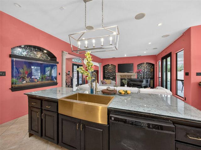 2900 Pamella CT, Austin, TX 78734