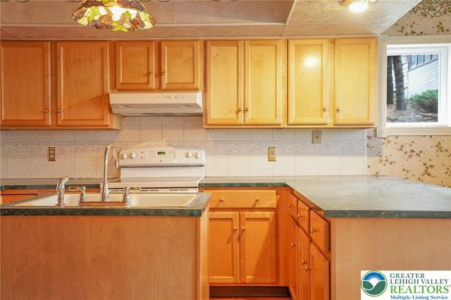 228 West Abbott Street, Lansford Boro, PA 18232