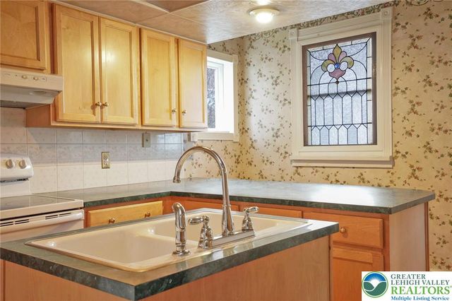 228 West Abbott Street, Lansford Boro, PA 18232