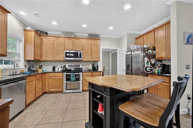2504 Lois Court, Loganville, GA 30052