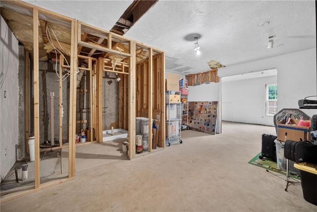 2504 Lois Court, Loganville, GA 30052