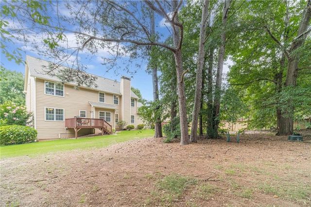 2504 Lois Court, Loganville, GA 30052