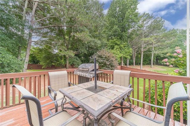 2504 Lois Court, Loganville, GA 30052
