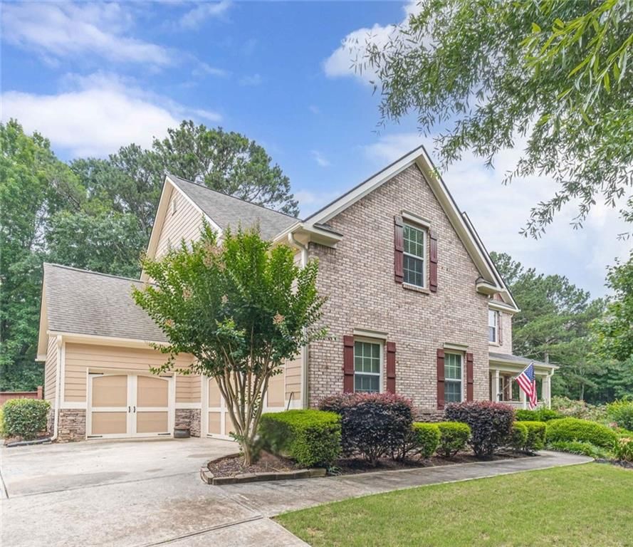 2504 Lois Court, Loganville, GA 30052