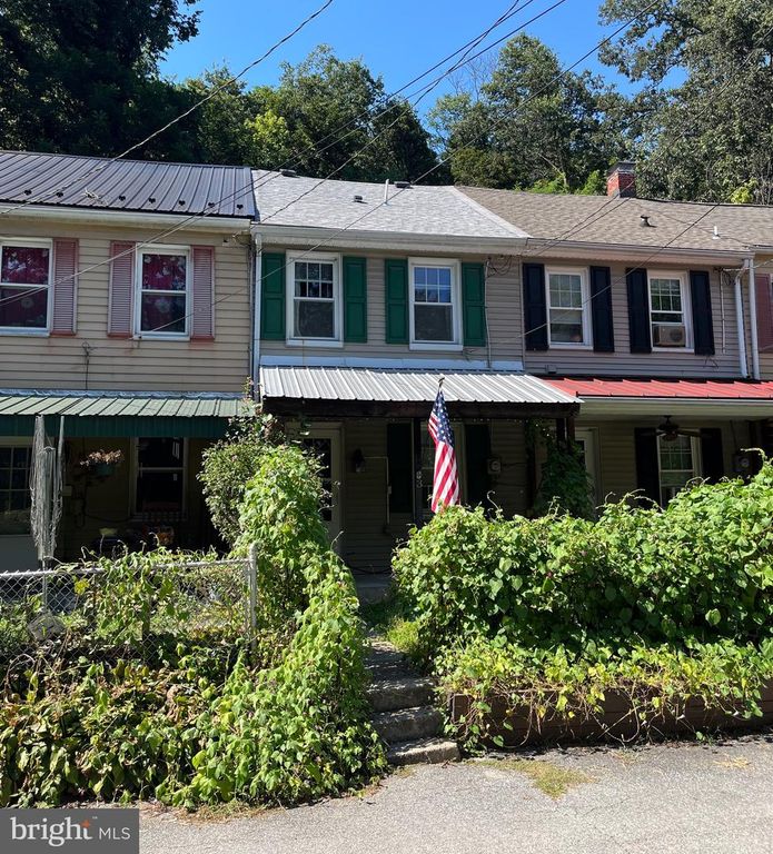 3 CEDAR TER, Columbia, PA 17512