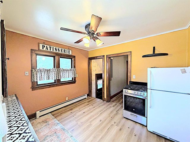 1554 PLUMMER STREET, Oshkosh, WI 54902