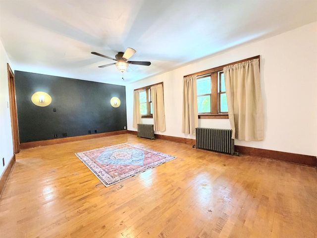1554 PLUMMER STREET, Oshkosh, WI 54902