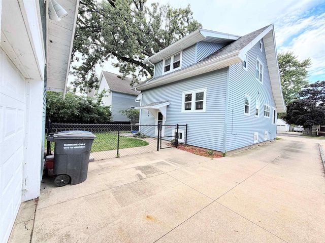 1554 PLUMMER STREET, Oshkosh, WI 54902