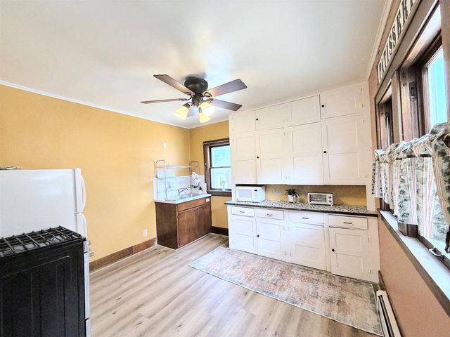 1554 PLUMMER STREET, Oshkosh, WI 54902