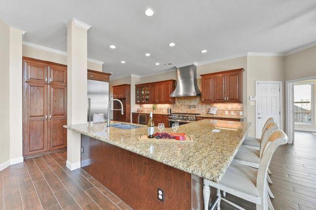 2903 Harvest Hill Drive, Friendswood, TX 77546