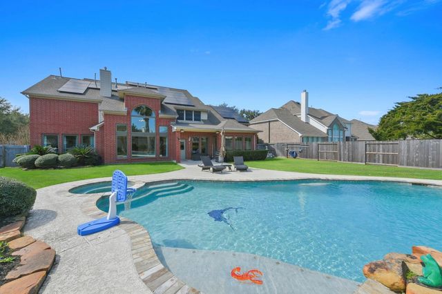 2903 Harvest Hill Drive, Friendswood, TX 77546
