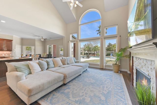 2903 Harvest Hill Drive, Friendswood, TX 77546