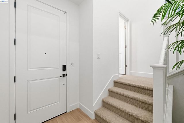 168 E Calder Dr, Mountain House, CA 95391