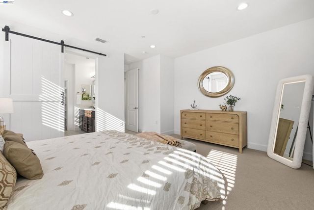 168 E Calder Dr, Mountain House, CA 95391