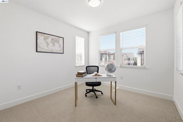 168 E Calder Dr, Mountain House, CA 95391