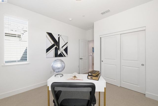 168 E Calder Dr, Mountain House, CA 95391