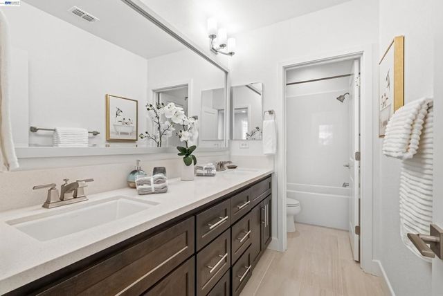 168 E Calder Dr, Mountain House, CA 95391