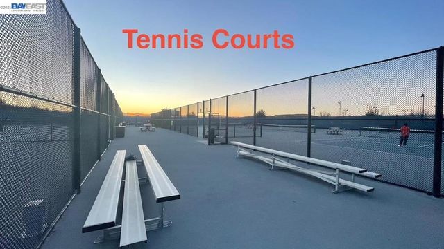 168 E Calder Dr, Mountain House, CA 95391