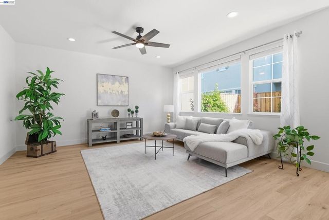 168 E Calder Dr, Mountain House, CA 95391