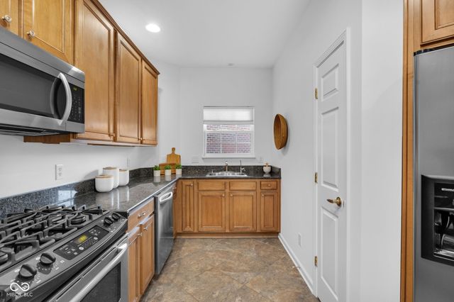 11226 Avila Way, Fishers, IN 46038