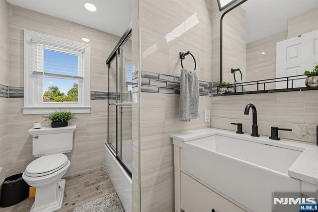 141 Highland Avenue, Bergenfield, NJ 07621