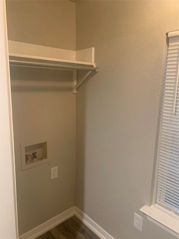 1210 N Frances Street, Terrell, TX 75160