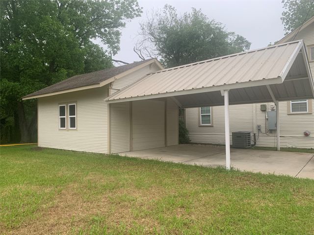 1210 N Frances Street, Terrell, TX 75160