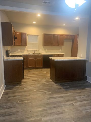 1210 N Frances Street, Terrell, TX 75160