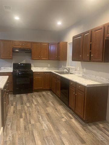 1210 N Frances Street, Terrell, TX 75160