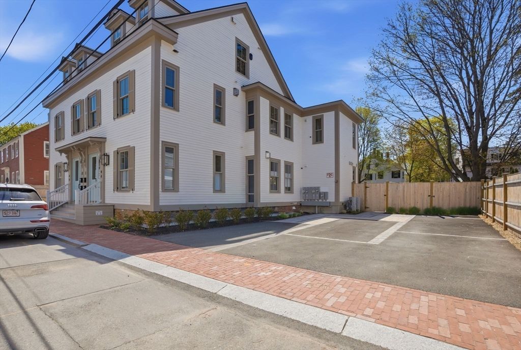 8 Milk Street B, Newburyport, MA 01950