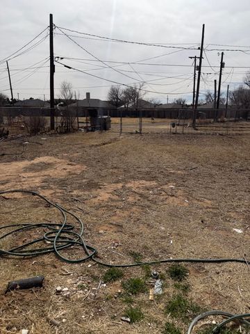 2906 Beech Avenue, Lubbock, TX 79404