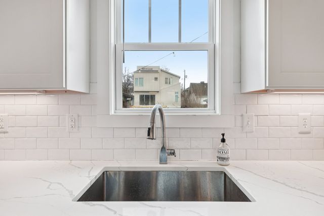 1908 12th Ave, N, Nashville, TN 37208