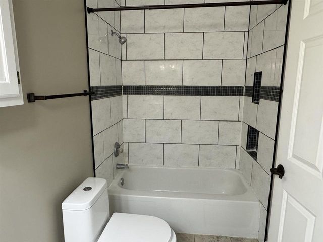 189 S High Street, Janesville, WI 53548