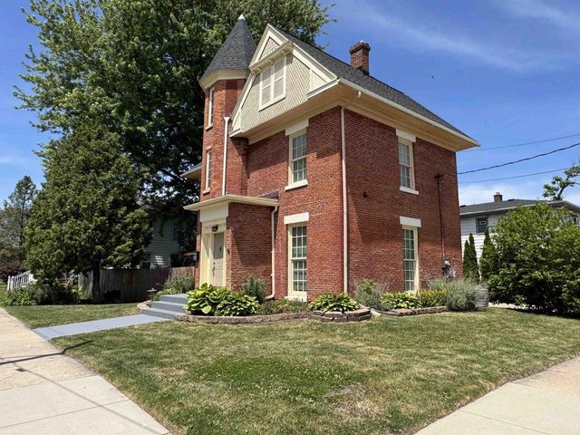 189 S High Street, Janesville, WI 53548