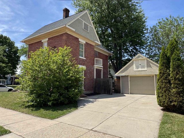 189 S High Street, Janesville, WI 53548