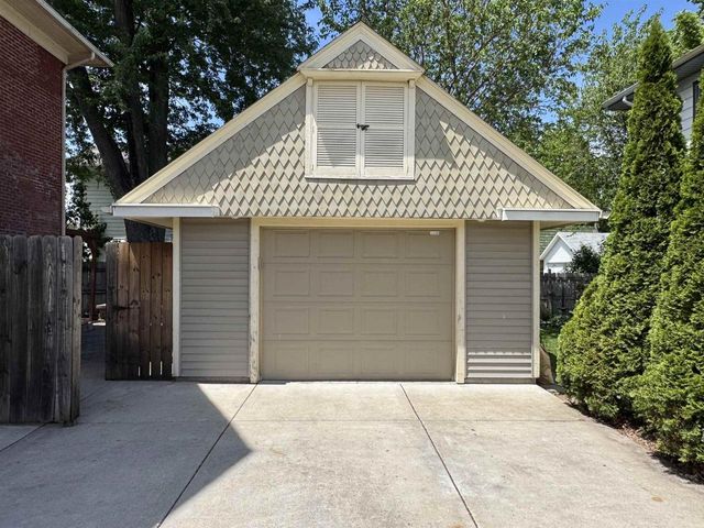 189 S High Street, Janesville, WI 53548