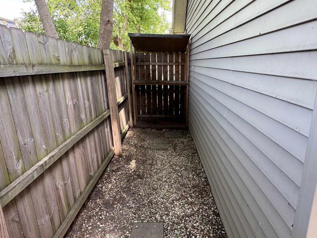 189 S High Street, Janesville, WI 53548