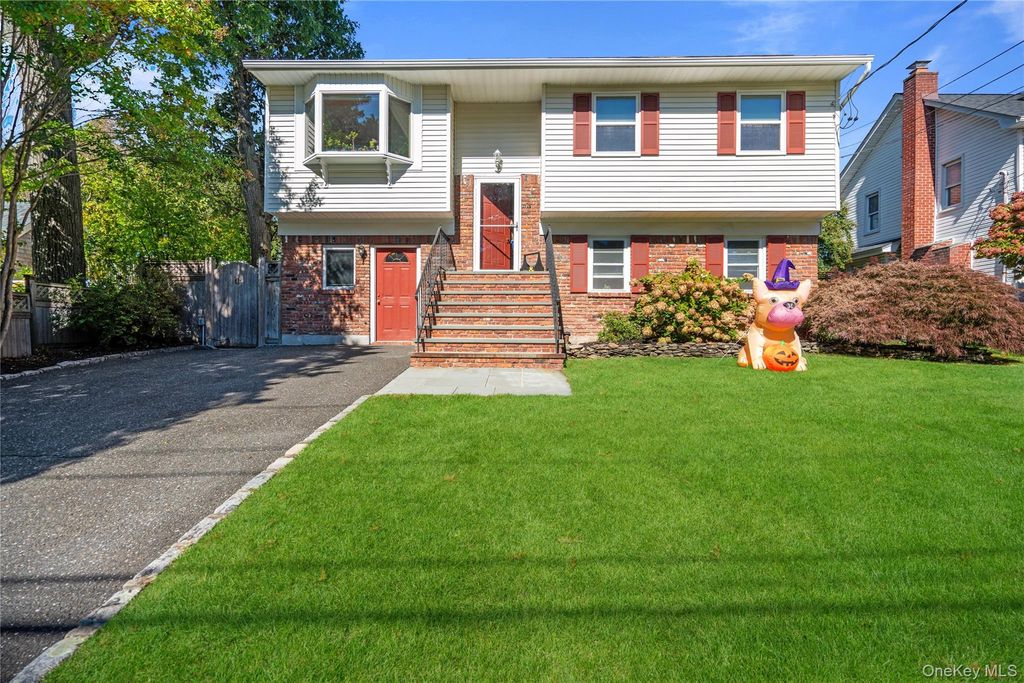 37 Bellecrest Avenue, East Northport, NY 11731 — photo 2