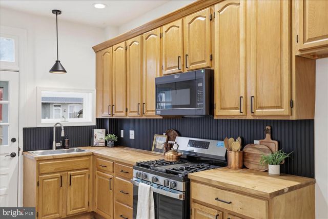 327 HAZEL ST, Lancaster, PA 17603