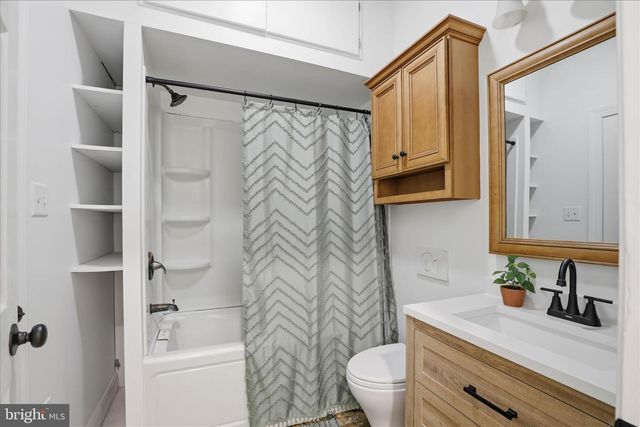 327 HAZEL ST, Lancaster, PA 17603