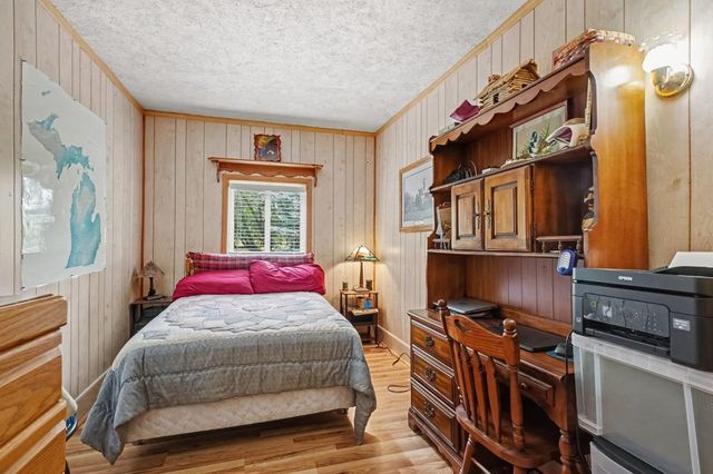 6564 N Crapo Road, Saint Louis, MI 48880