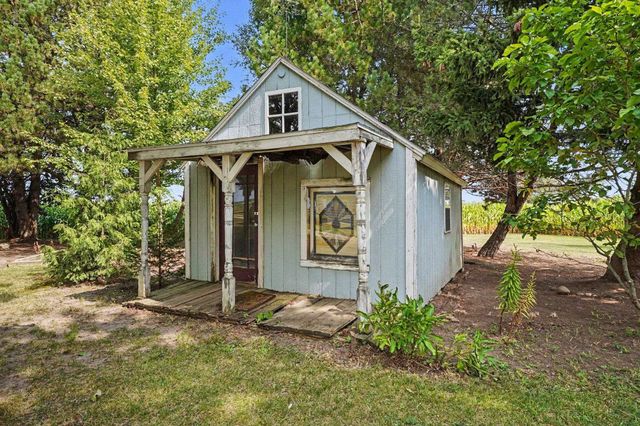 6564 N Crapo Road, Saint Louis, MI 48880
