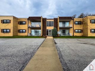18320 Cherry Creek Drive 3, Homewood, IL 60430