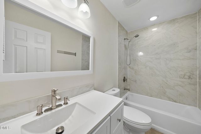 6108 New Market Way, Raleigh, NC 27609