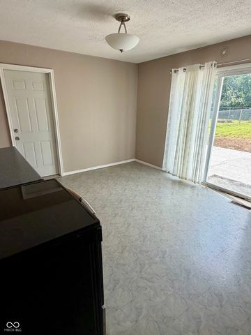 55 Crestview, Greenwood, IN 46143