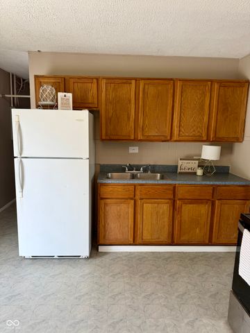 55 Crestview, Greenwood, IN 46143